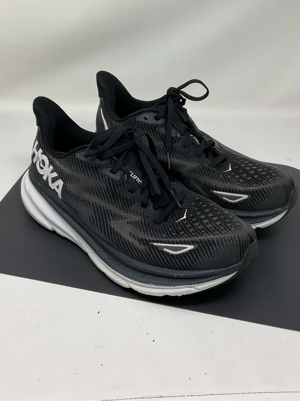HOKA One One Clifton 9